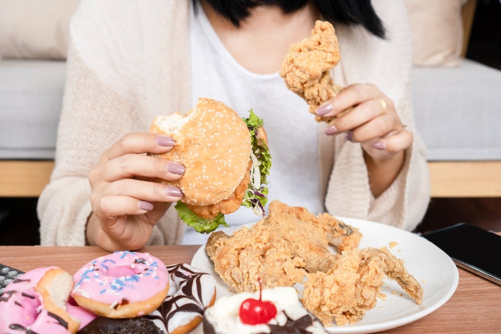 Người có khẩu phần ăn nhiều chất béo, thức ăn nhanh dễ mắc rối loạn lipid máu