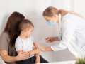 Tiêm vắc xin phòng cúm cho trẻ