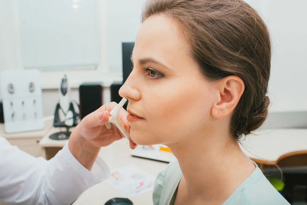 Chẩn đoán viêm xoang qua thăm khám lâm sàng