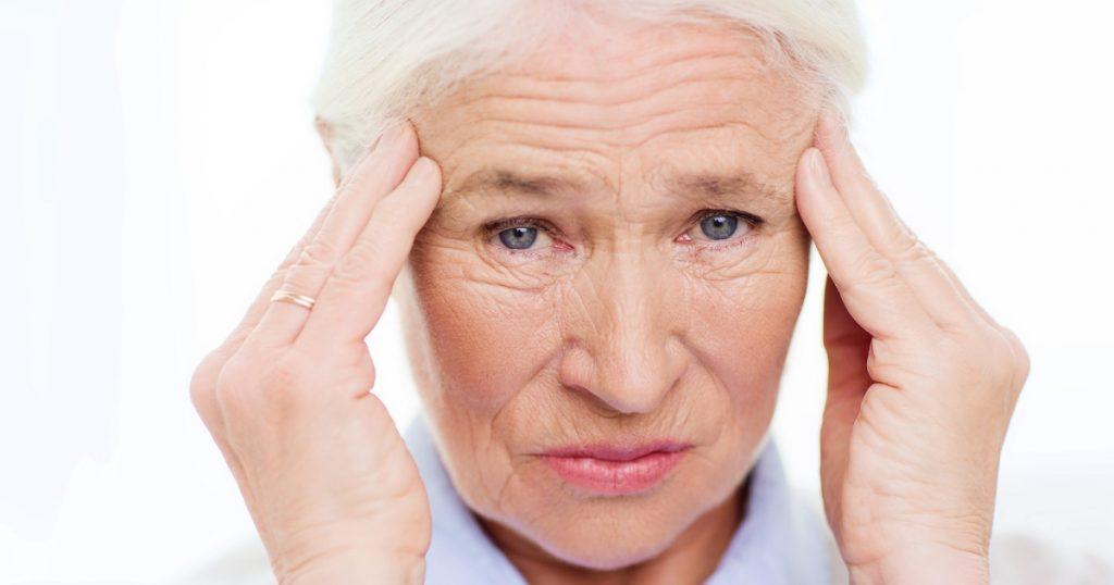 Các dấu hiệu cảnh báo thường gặp của bệnh Alzheimer