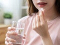 Bên cạnh thay đổi lối sống, việc dùng thuốc cũng cần thiết để làm giảm bệnh lý tim mạch do xơ vữa