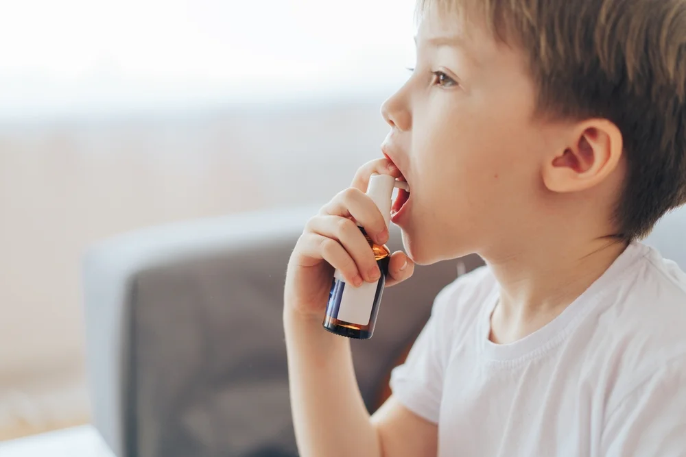 Một số thuốc điều trị triệu chứng giúp trẻ giảm bớt khó chịu do viêm họng