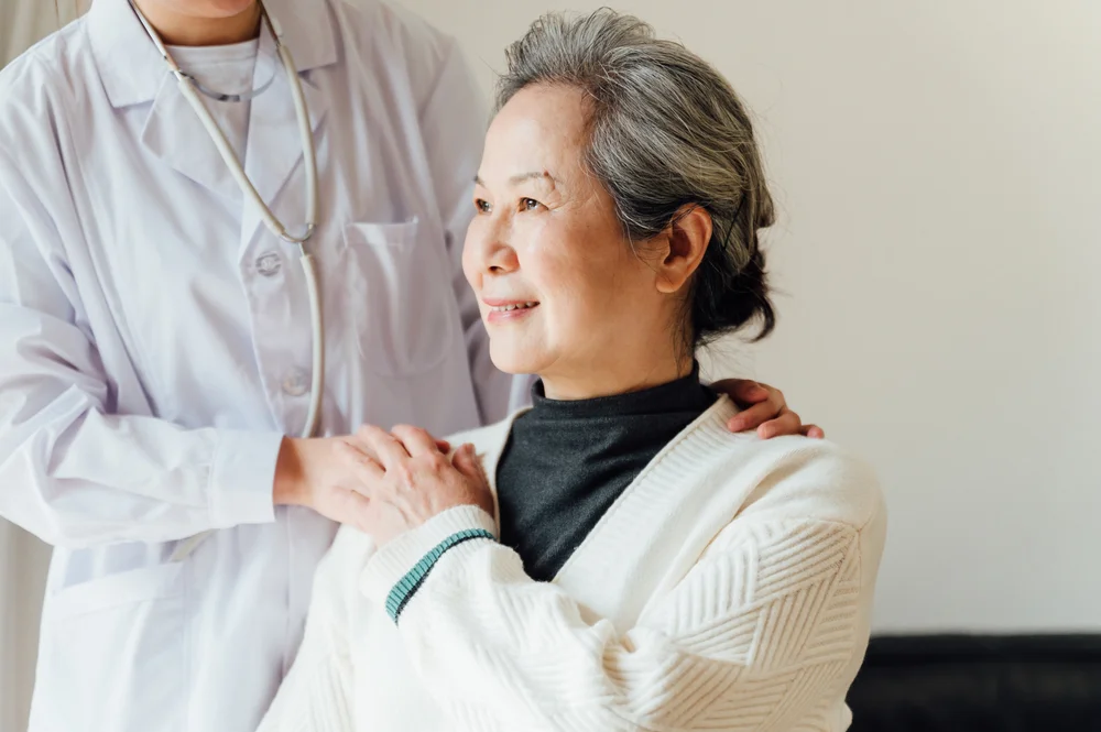 Vaccine cúm tiểu đơn vị hiệu quả và dung nạp tốt ở những người cao tuổi