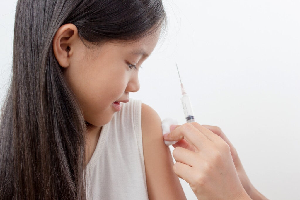 Lợi ích của tiêm vaccine cúm cho trẻ có bệnh mạn tính trên 6 tháng tuổi