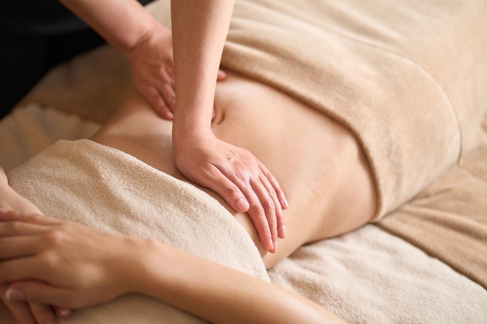 Massage bụng cải thiện khó tiêu chức năng