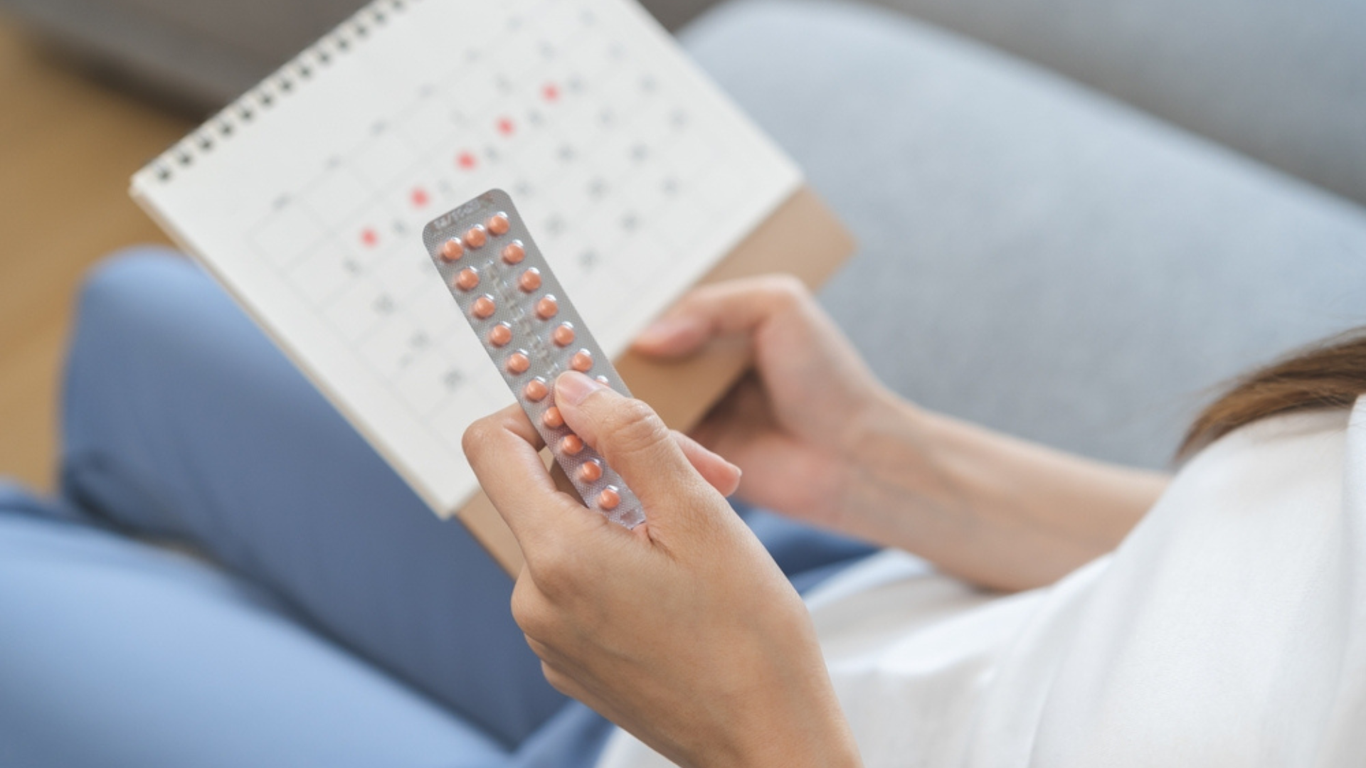 Banner mối liên hệ giữa thuốc tránh thai và sức khỏe làn da