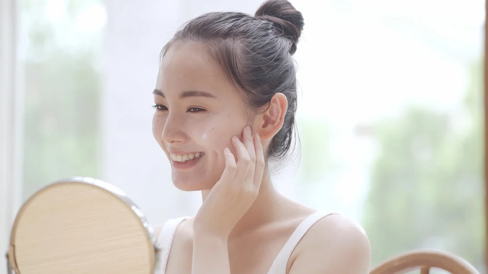 Thuốc tránh thai và tác động kháng andogen và giảm mụn cho da