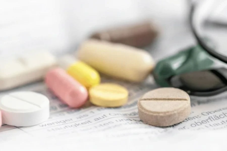 Nguy cơ phản ứng phụ cao hơn khi dùng thuốc ở người cao tuổi