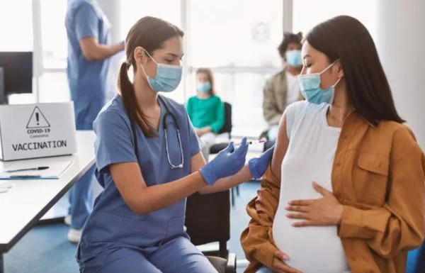 Tiêm phòng cúm cho phụ nữ đang và chuẩn bị mang thai