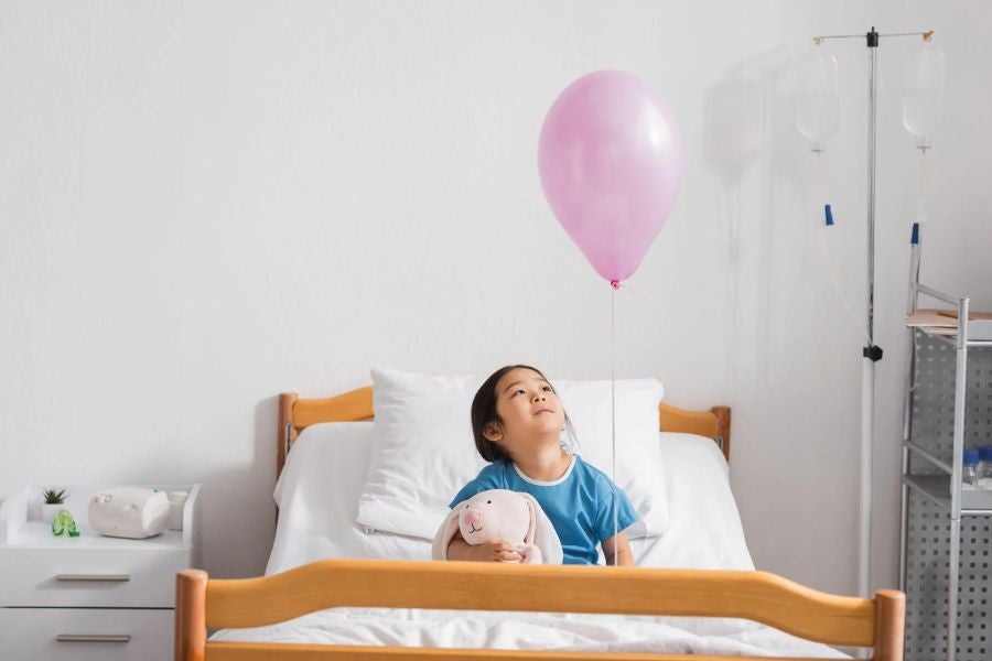 Làm gì khi trẻ bị sốt co giật