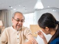 Vaccine cúm cho người lớn tuổi