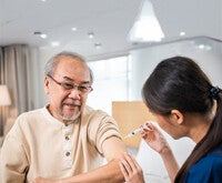 Vaccine cúm cho người lớn tuổi