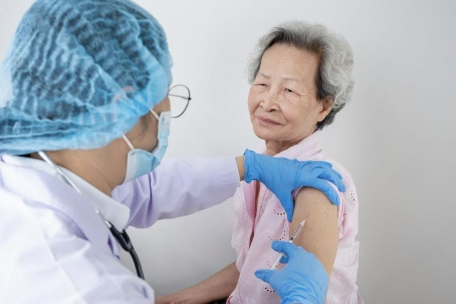 Toi-co-the-tiem-vaccine-cum-loai-nao