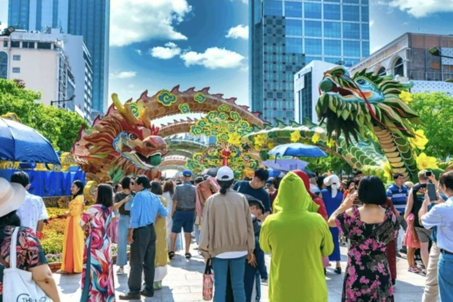 Mùa lễ hội, tụ tập cuối năm và du lịch – "Chất xúc tác" cho dịch bùng phát